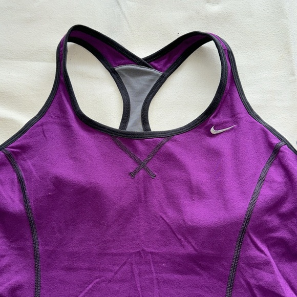 Nike Racerback Tank Tops W/ Built In Bra Bundle of Two Sze Medium - Picture 10 of 15